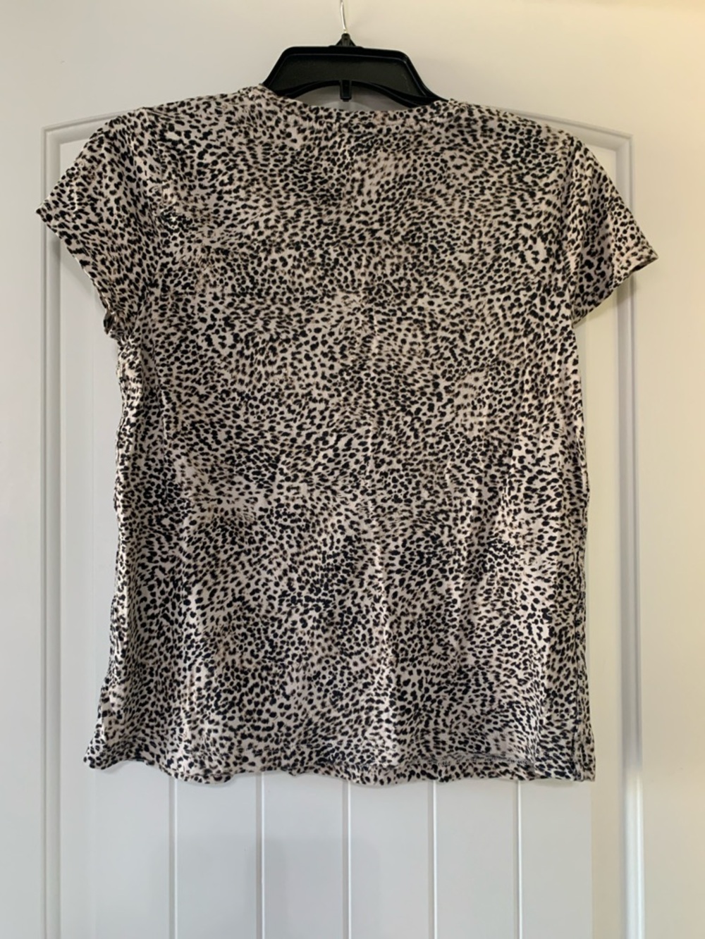 Athleta Women's Short Sleeve Cream and Black Cotton Leopard Print Top Small - Picture 7 of 9